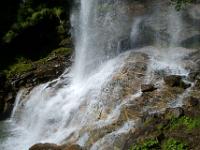 Der Melnikfall trifft auf Fels